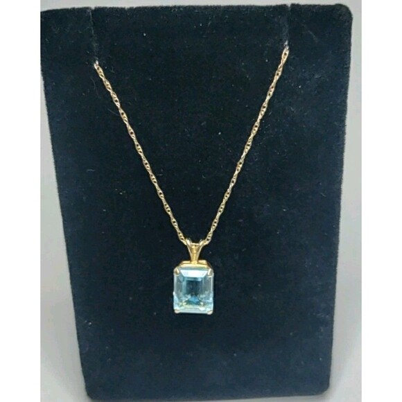 Unbranded Jewelry - 14K Gold And Blue Topaz Pendant Necklace 4 Carat Emerald Cut